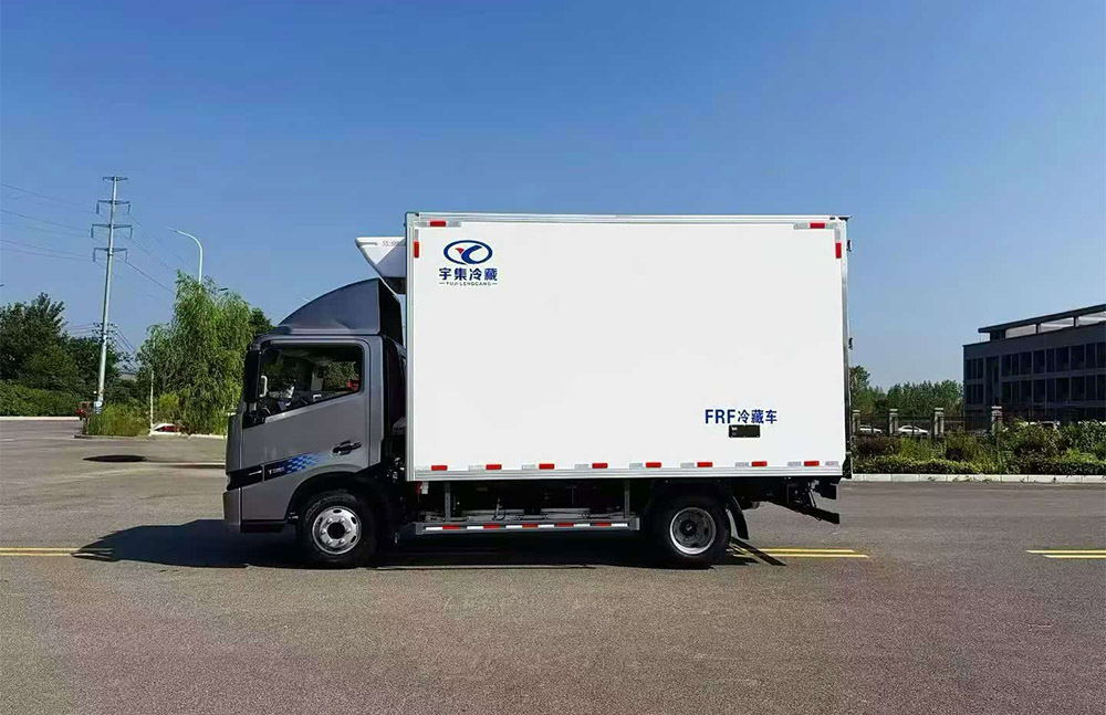 Geely Farizon T9E spaces